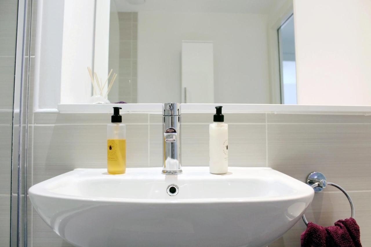 Manchester Escape - Private Room & Bathroom Near Etihad And Coop Arena - Free Secure Parking Esterno foto